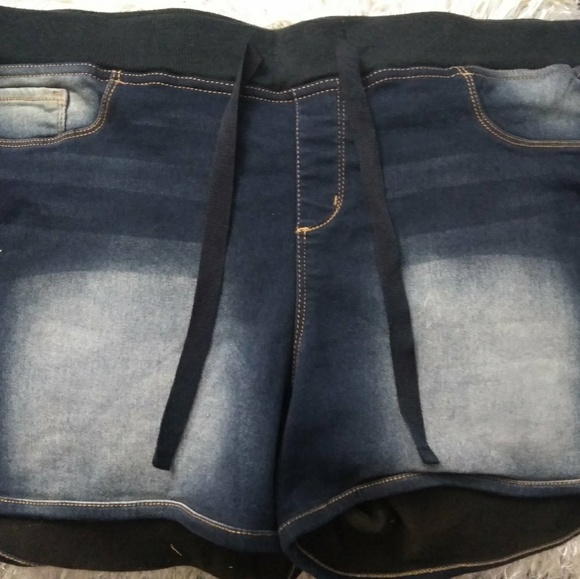 3 pairs of shorts - Picture 6 of 6